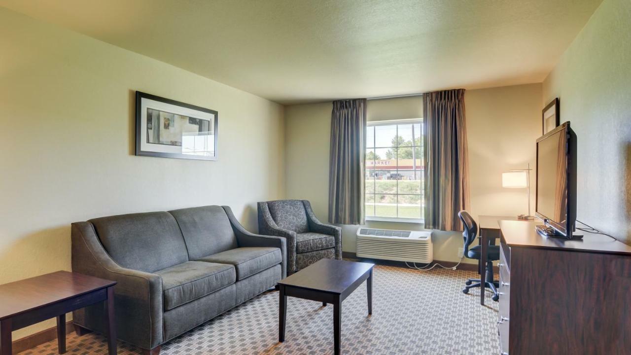 Cobblestone Inn & Suites-Kersey Exteriör bild