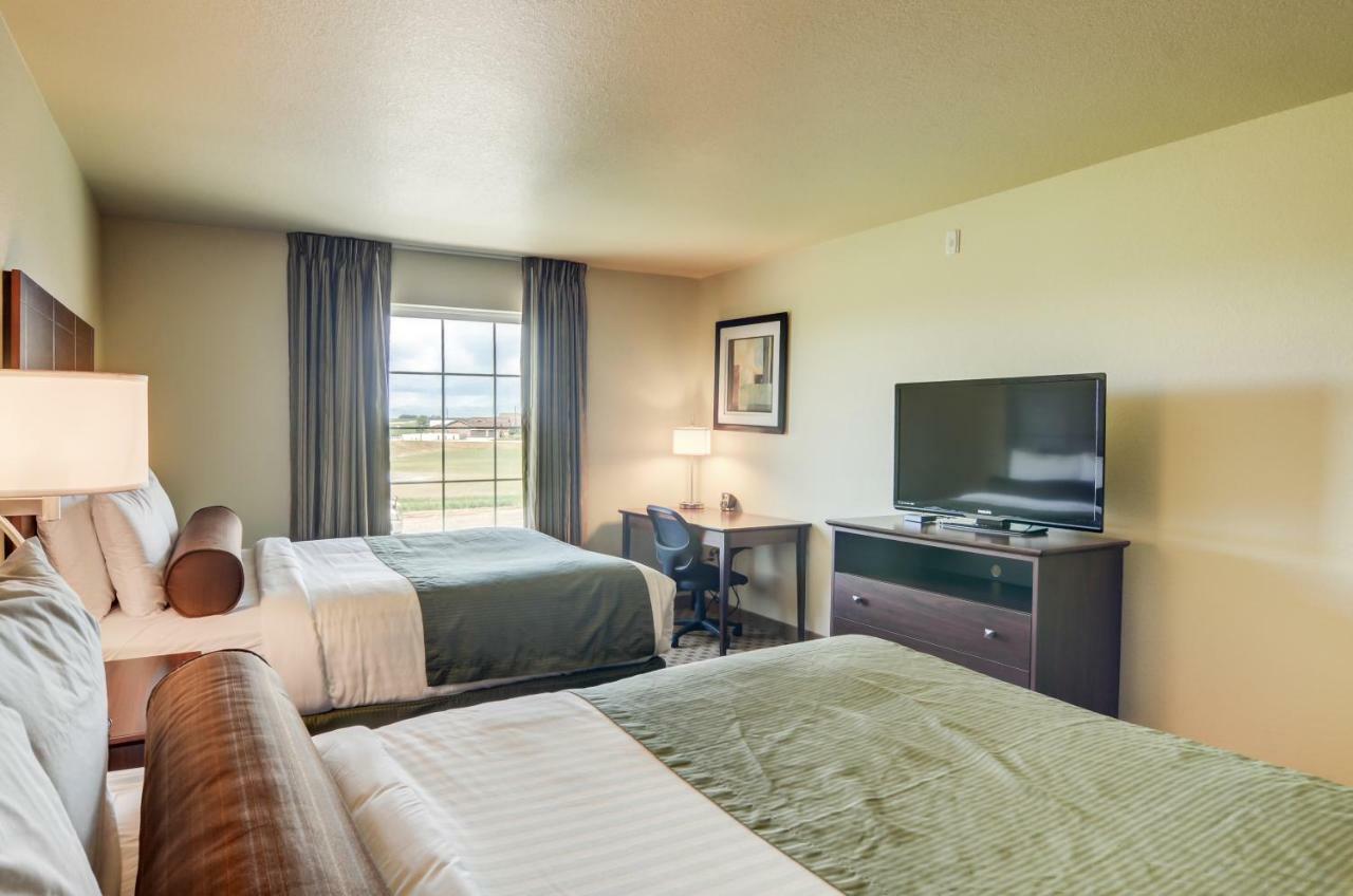 Cobblestone Inn & Suites-Kersey Exteriör bild