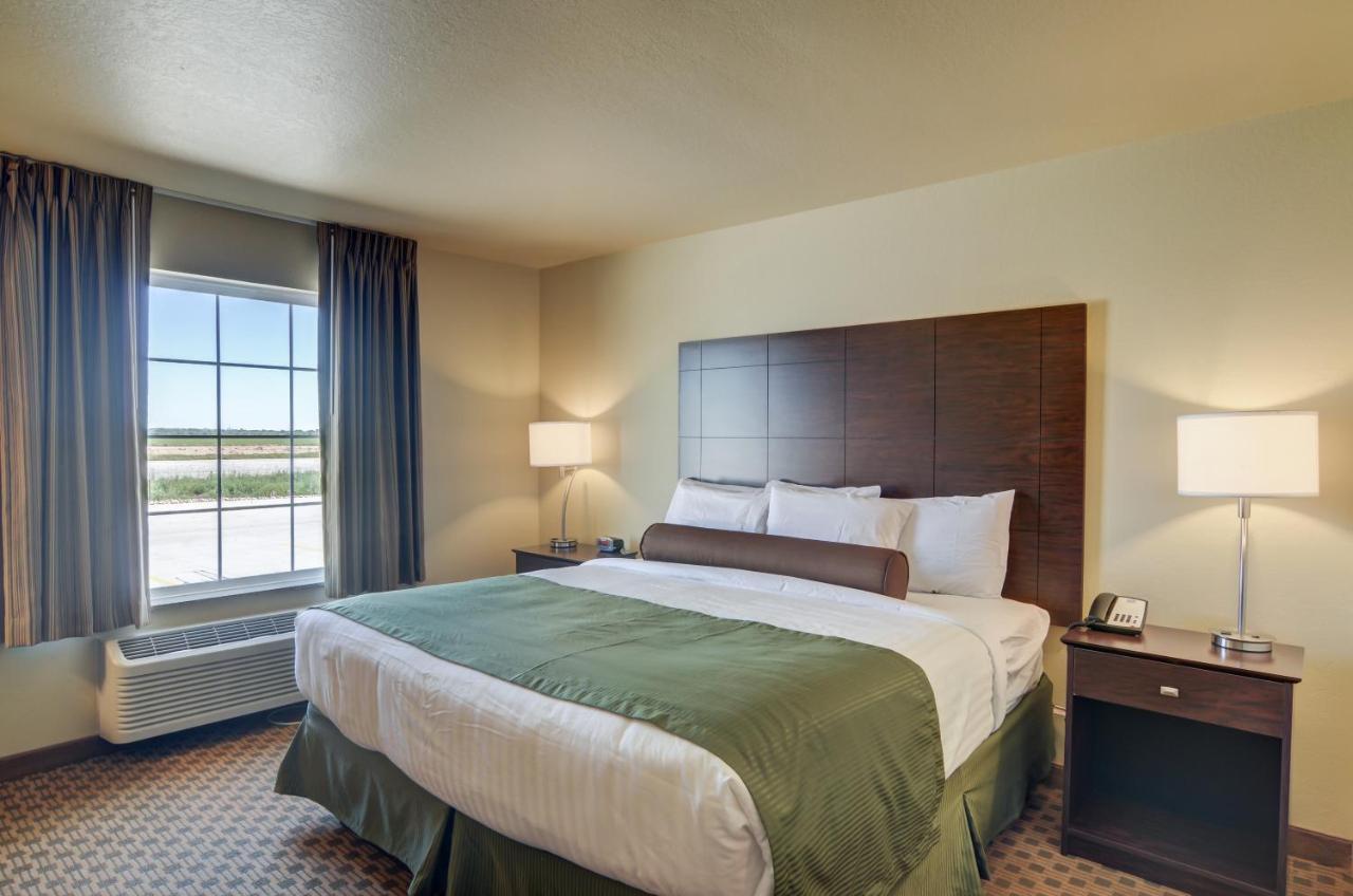Cobblestone Inn & Suites-Kersey Exteriör bild