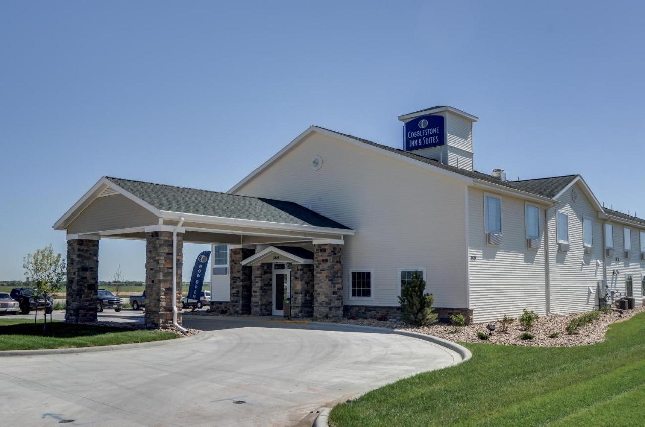 Cobblestone Inn & Suites-Kersey Exteriör bild