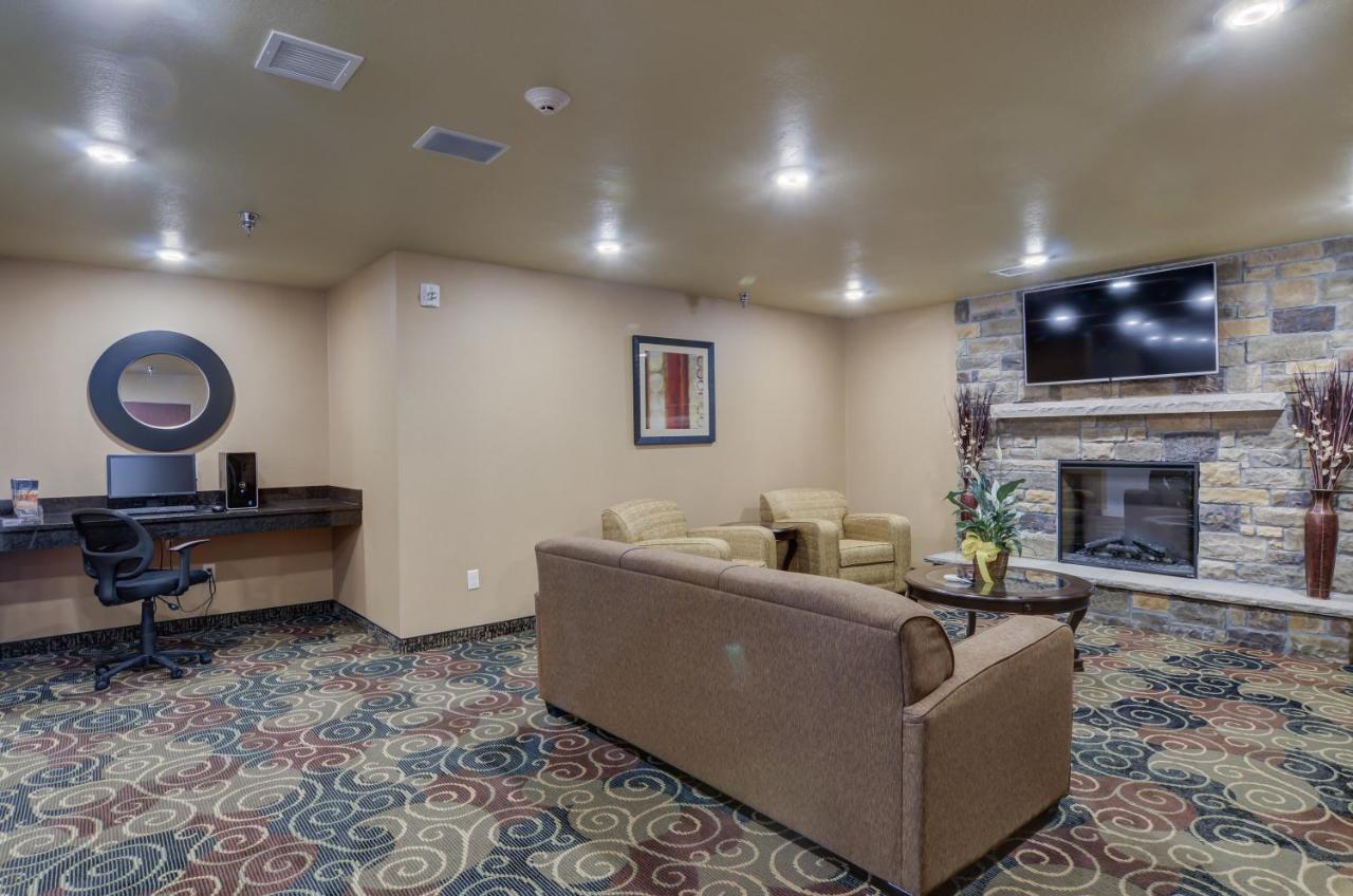 Cobblestone Inn & Suites-Kersey Exteriör bild